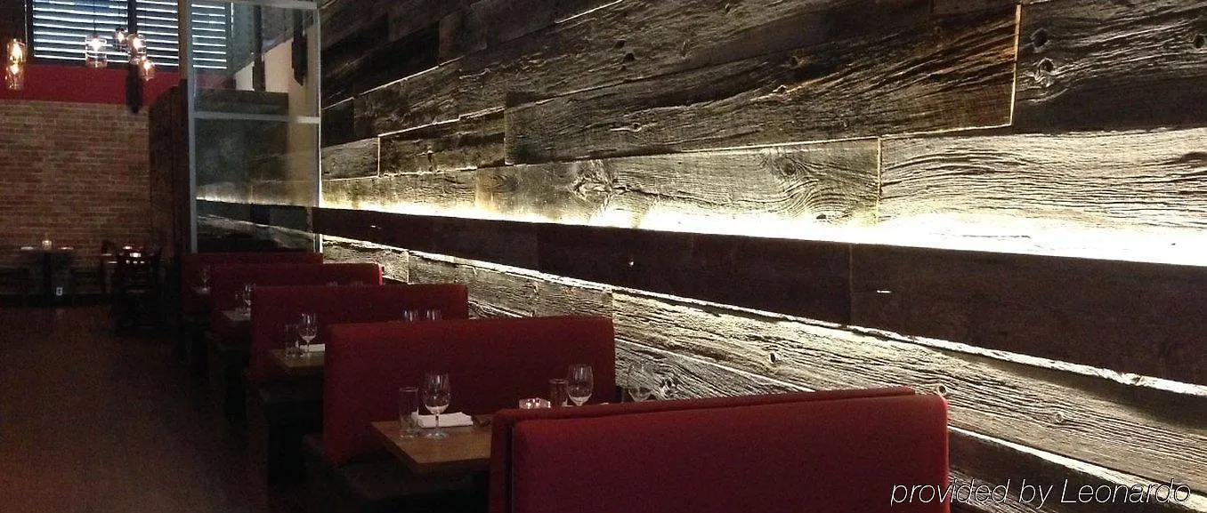 Executive Hotel Cosmopolitan Toronto 4*,