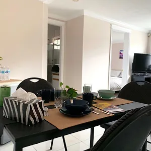 Perfect Location - Tidy & Comfy 5 Mins To Skytrain & Restaurant & Banks, 2 Stops To Metrotown, 5 Stops To Downtown Villa Vancouver