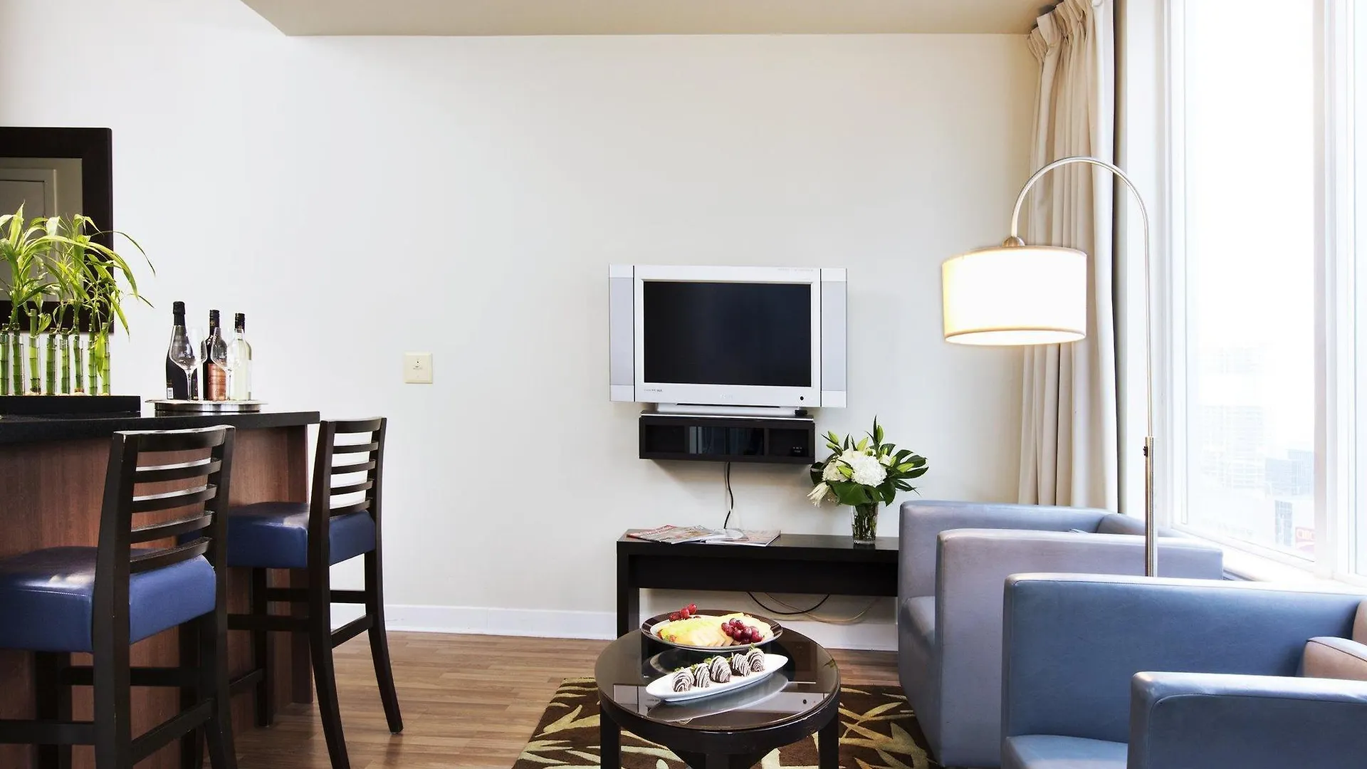 Executive Hotel Cosmopolitan Toronto 4*,  Canada