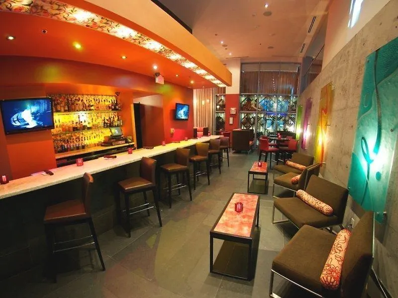 Executive Hotel Cosmopolitan טורונטו 4*,
